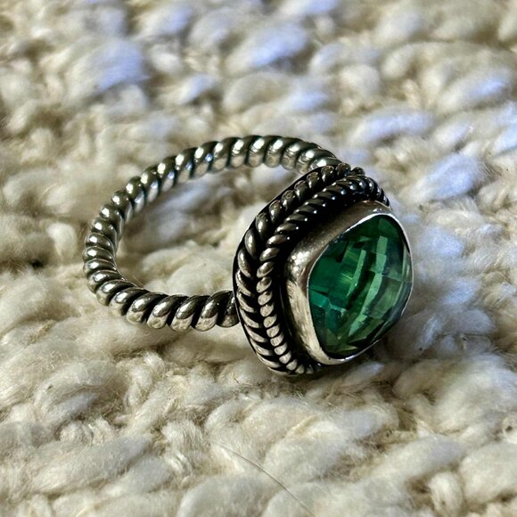 Vintage Sterling Silver Ring With Checkerboard Cut Green Quartz - Picture 2 of 4